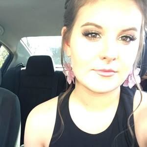 Meet your Posher, Chloe